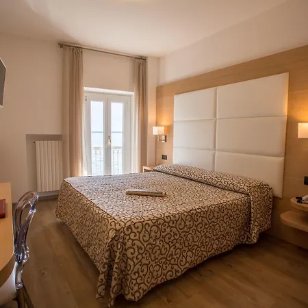 Europa 3* Desenzano del Garda